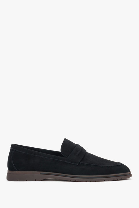 Black men’s moccasins Estro made of natural velour on a soft sole.