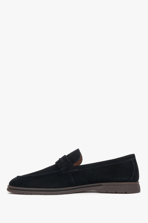 Made of natural velour, black men’s moccasins on a soft sole, Estro.