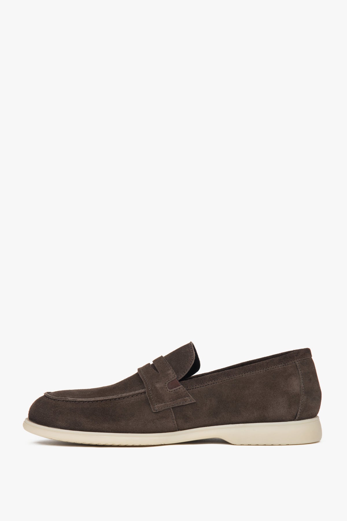 Classic brown men’s loafers by Estro, made of luxurious premium genuine velour.
