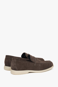 Men’s loafers by Estro, brown. Classic model ER00117956 made of premium Italian velour.