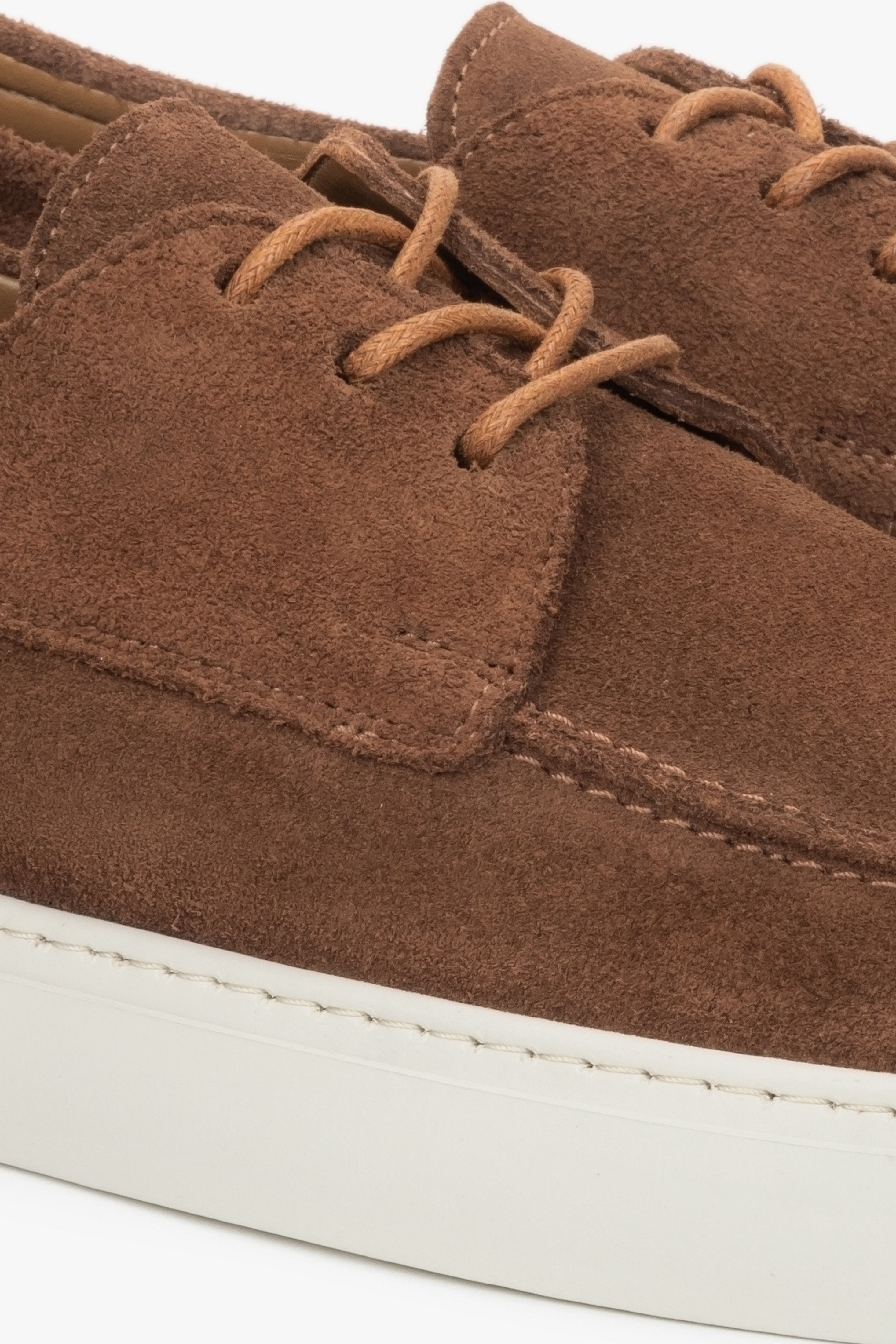 Brown men’s lace-up loafers by Estro in premium Italian natural velour – details.