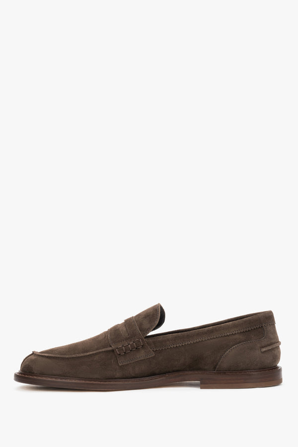 Brown men's premium velour penny loafers by Frau – a clean side profile highlighting the signature vamp strap and flexible TPU sole.