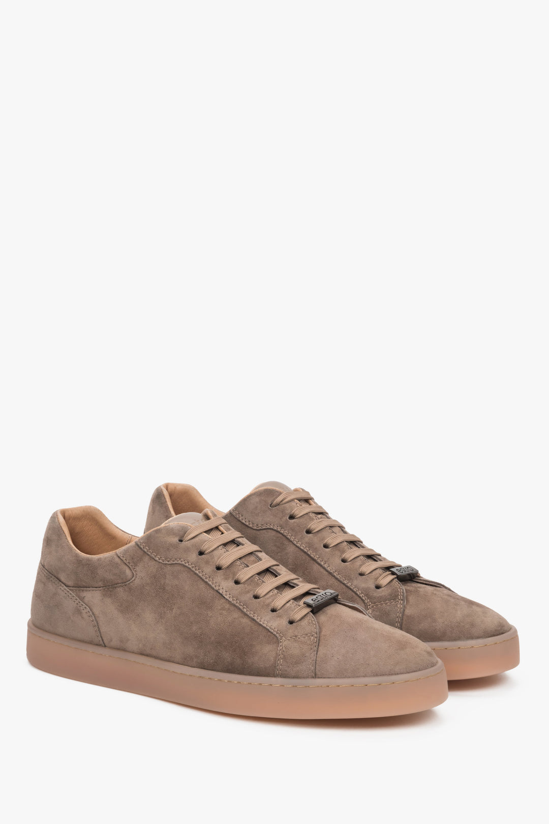 Men’s brown velour lace-up sneakers with natural leather lining.