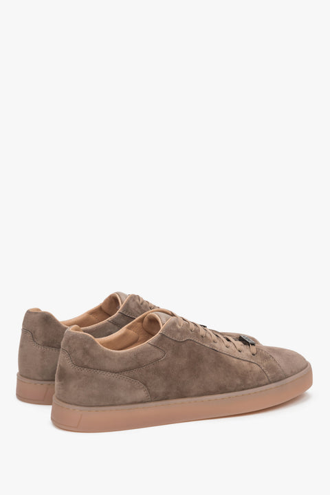 Men’s casual brown velour sneakers with a flexible rubber sole Estro.