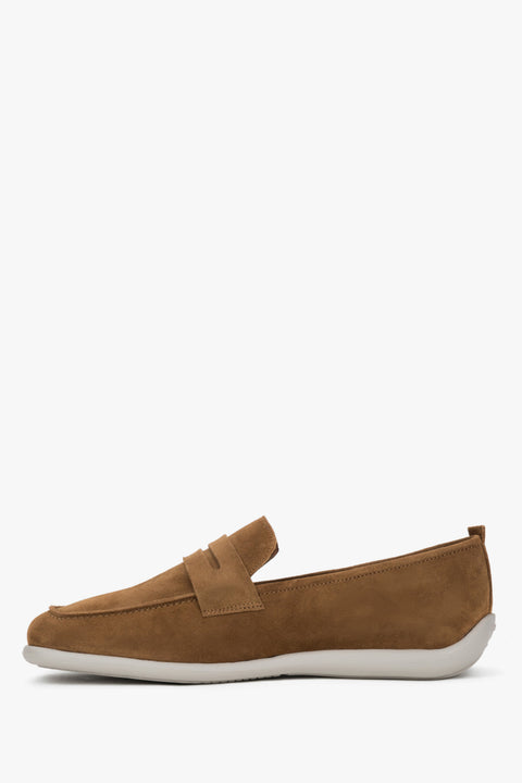 Men's caramel loafers with a flexible sole, made of premium Italian velour.