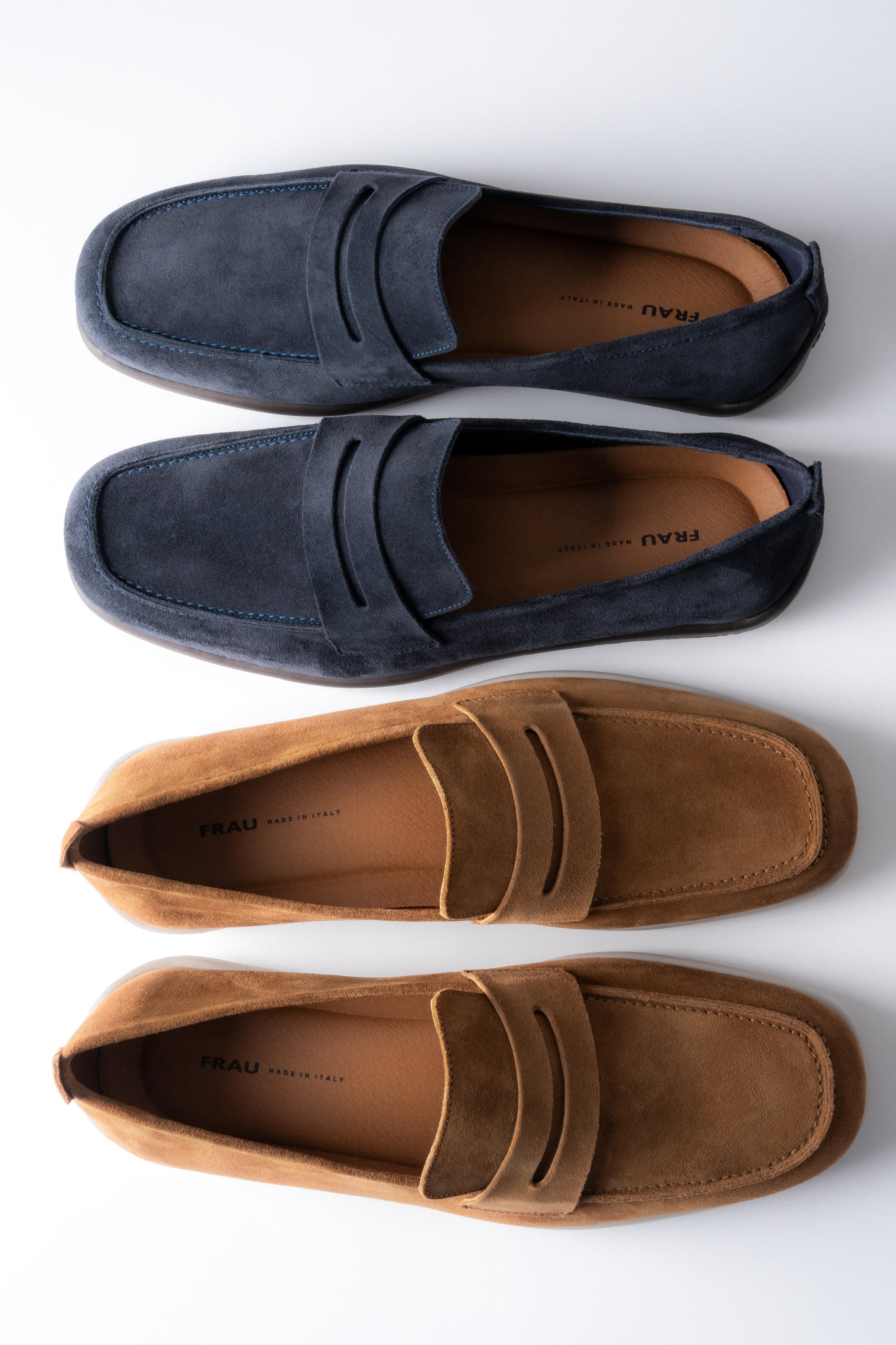 Men's caramel loafers with a flexible sole, made of premium Italian velour.