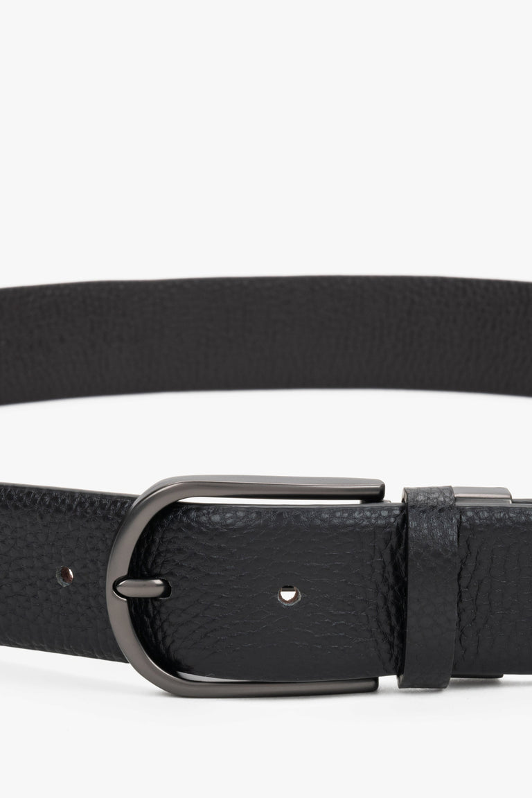 Elegant Estro men's belt made of black genuine leather with a pebbled texture.