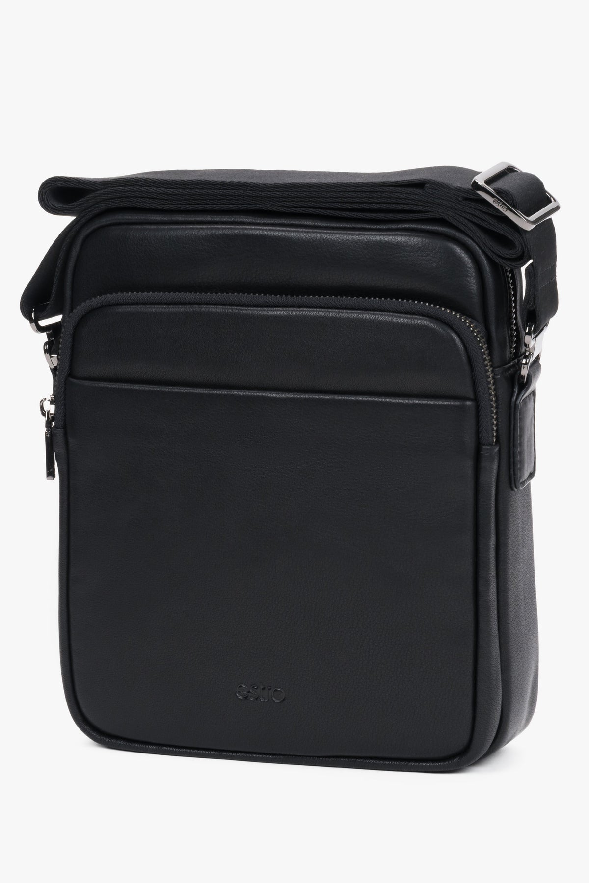 Elegant small men’s shoulder bag Estro made of black genuine leather.