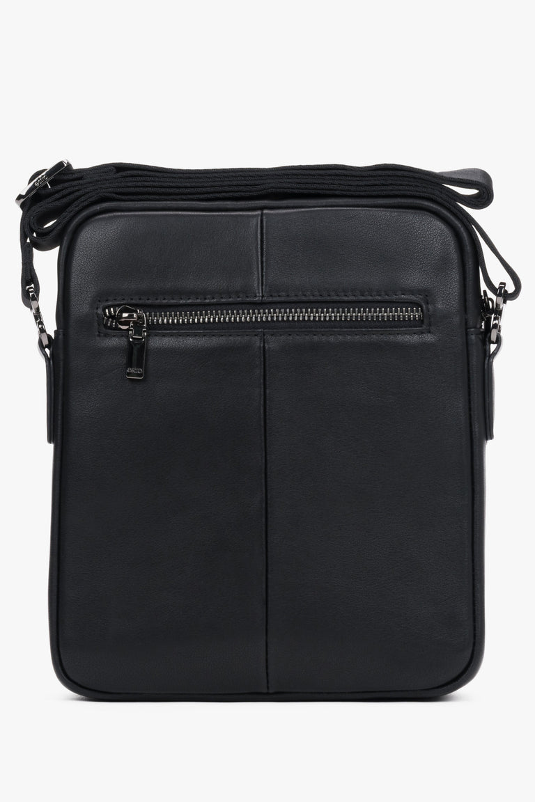 Black men’s shoulder bag in a compact size, genuine leather Estro.