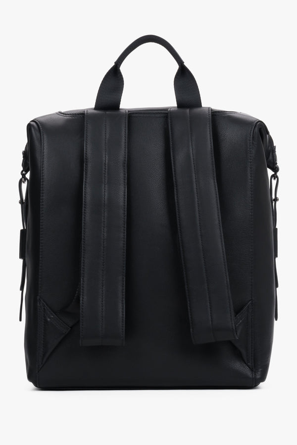 Men’s compact genuine leather backpack with silver hardware Estro.