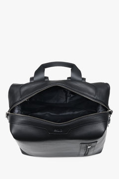 Men’s backpack Estro made of genuine leather in a compact size with silver details.