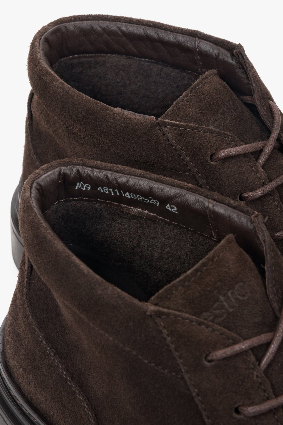 Stylish and warm men’s dark brown boots made of genuine velour leather, Estro ER00118324.
