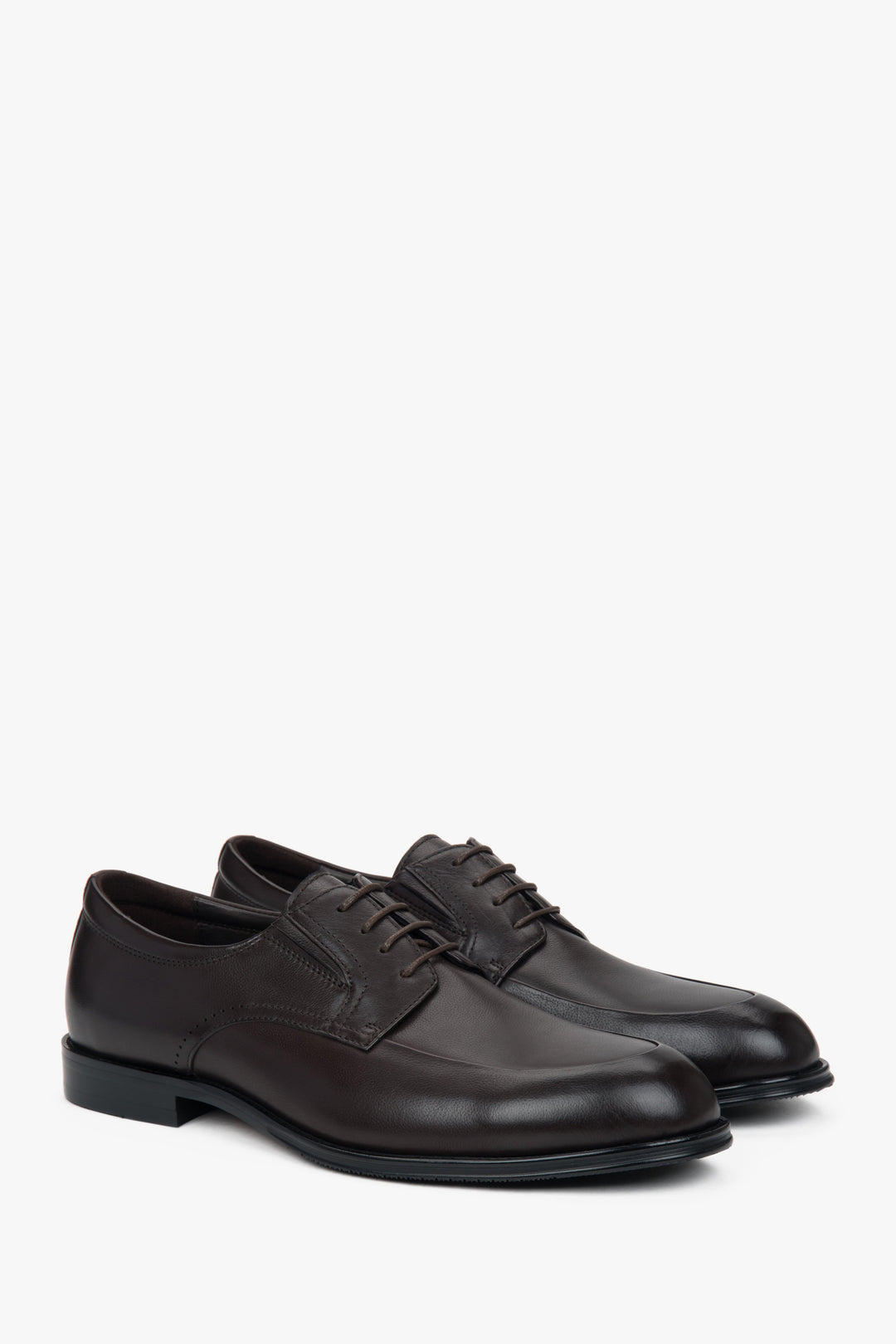 Dark brown men's derby shoes made of genuine leather.