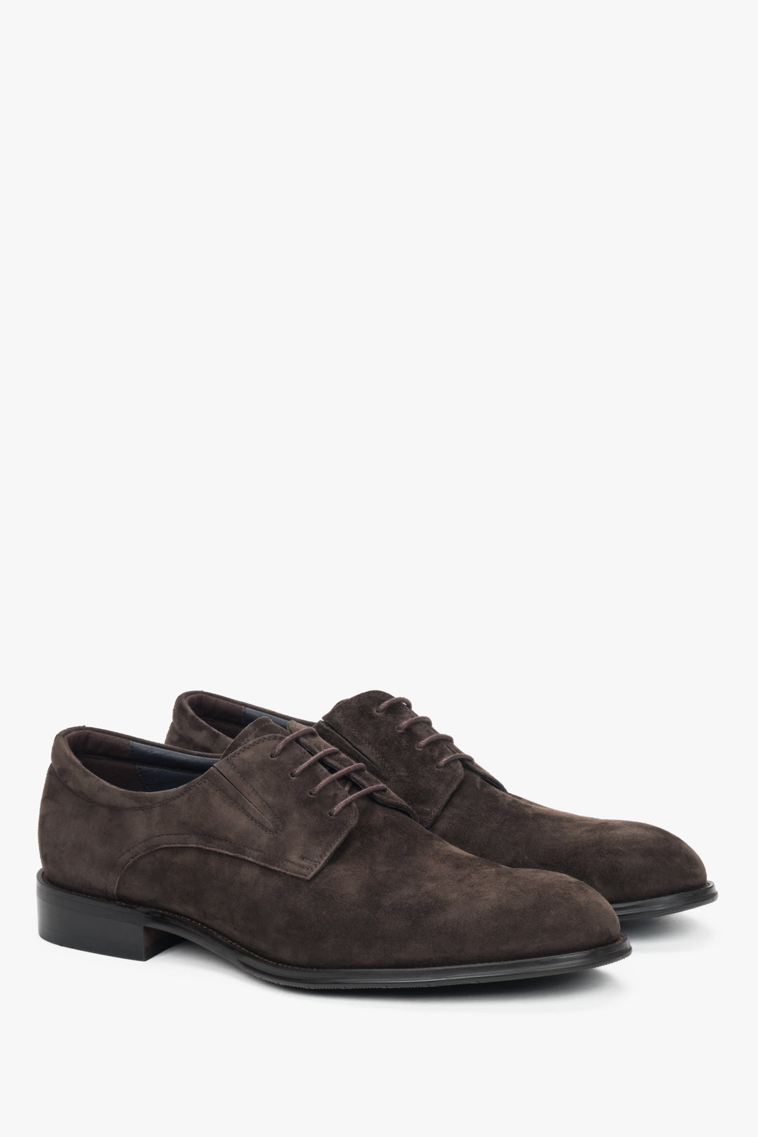 Men’s dark brown derby shoes in genuine velour Estro.