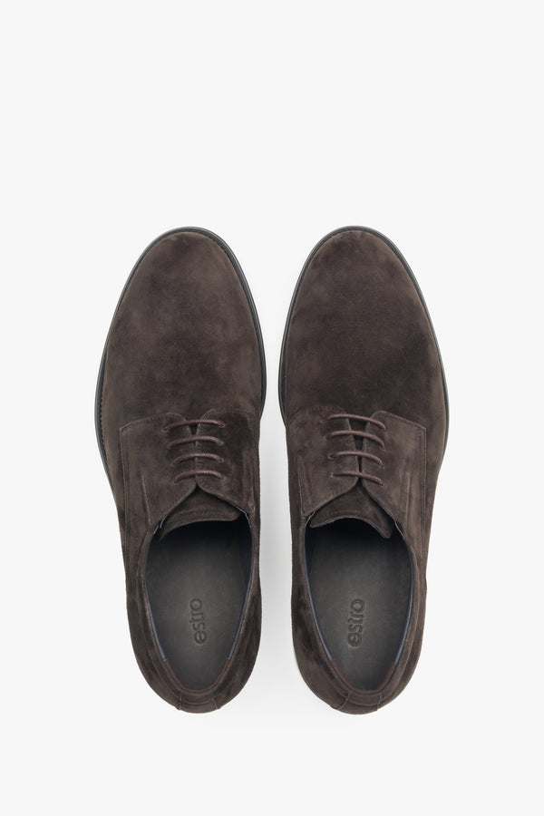 Elegant men’s velour shoes with a flat rubber sole for spring and autumn.