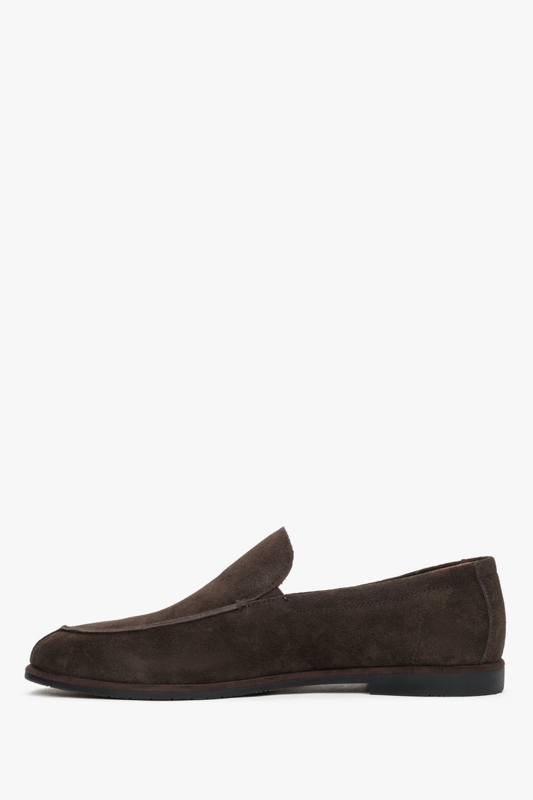 Men’s dark brown loafers made of soft natural velour Estro.