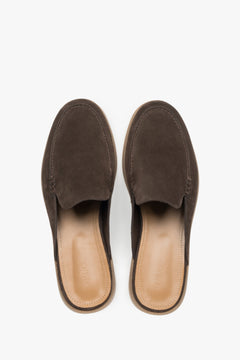 Made of premium Italian genuine leather, dark brown men’s mule sandals Estro.