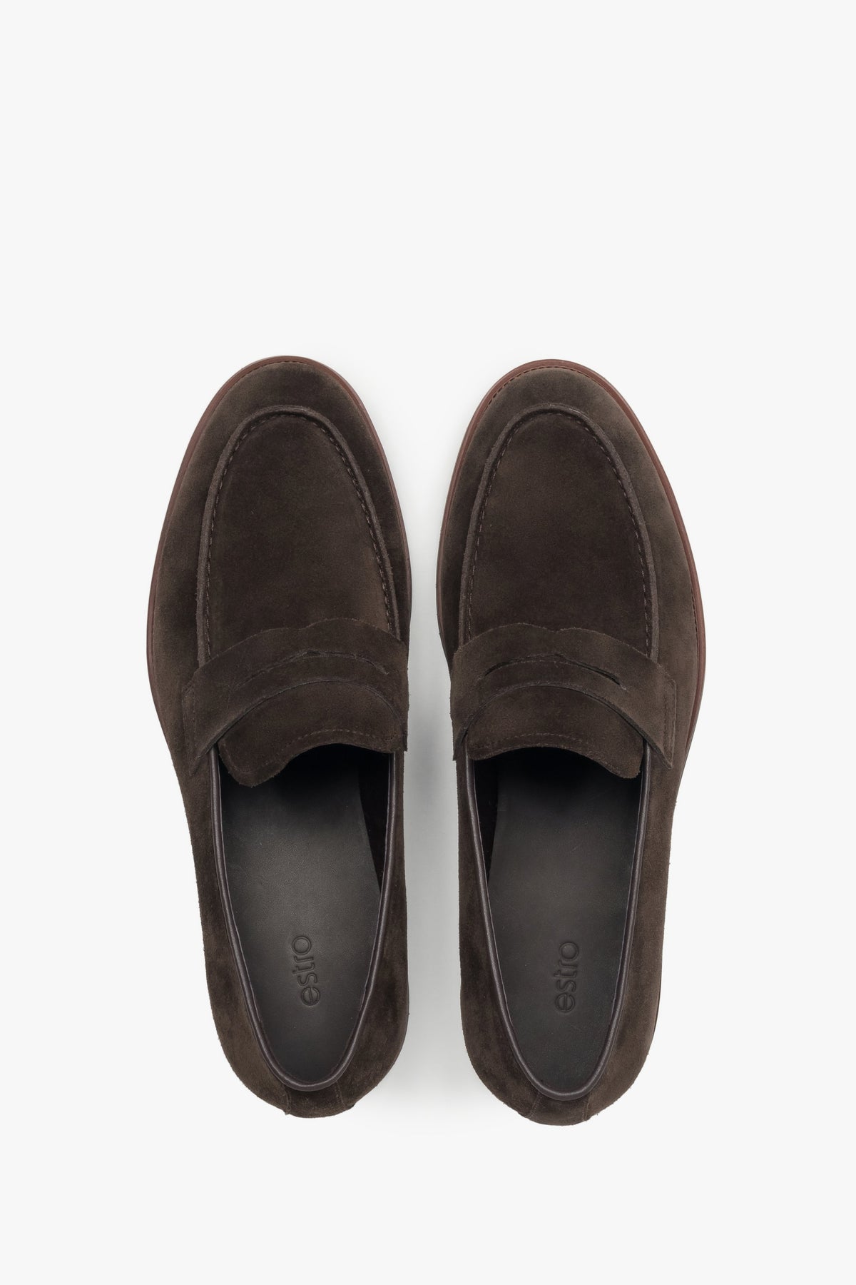 Men’s velour loafers Estro with a flat sole and flexible fit.