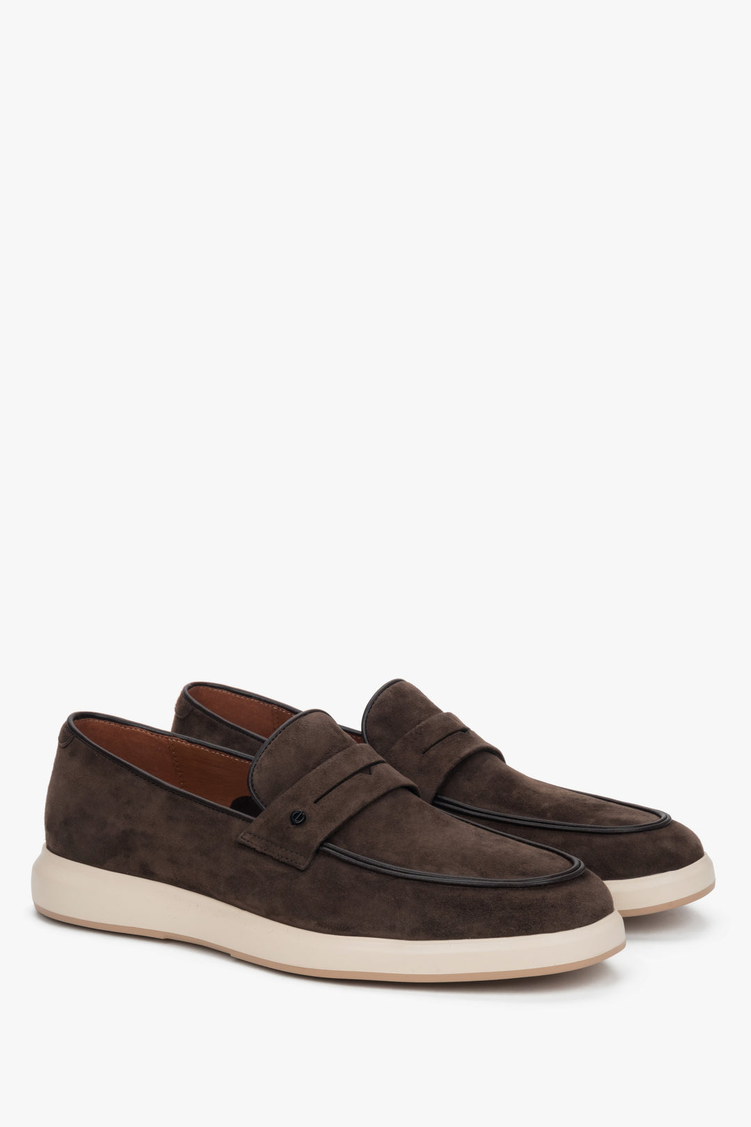 Dark brown men’s moccasins on a flexible sole made of natural velour, Estro.