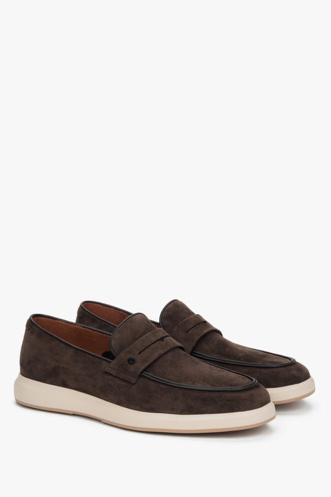 Dark brown men’s moccasins on a flexible sole made of natural velour, Estro.