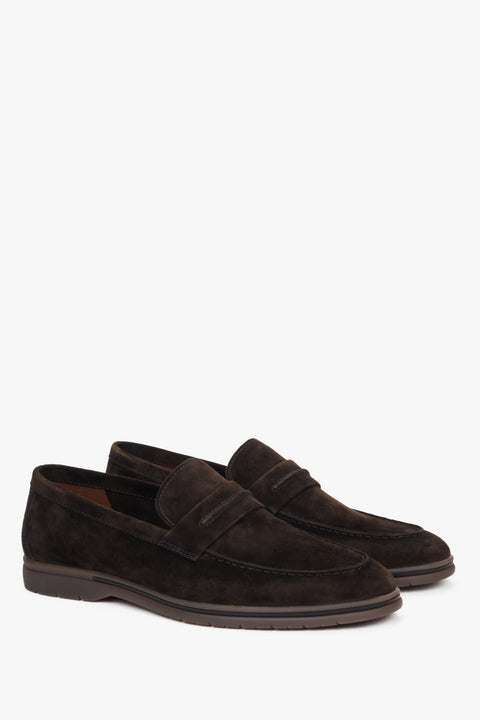 Dark brown men’s moccasins made of natural velour on a soft sole.