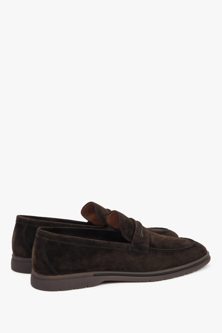 Made of natural velour, dark brown men’s loafers on a soft sole, Estro.