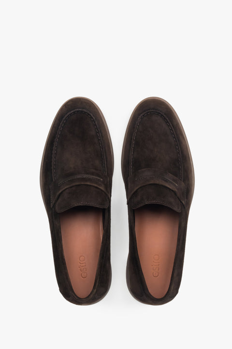 Dark brown men’s loafers made of natural velour on a soft sole by Estro – top view.
