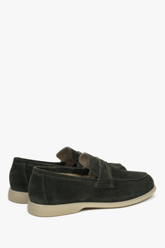 Crafted from premium Italian genuine velour, green men’s loafers Estro.