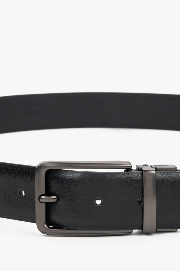 Elegant men's genuine leather belt with a chrome buckle.