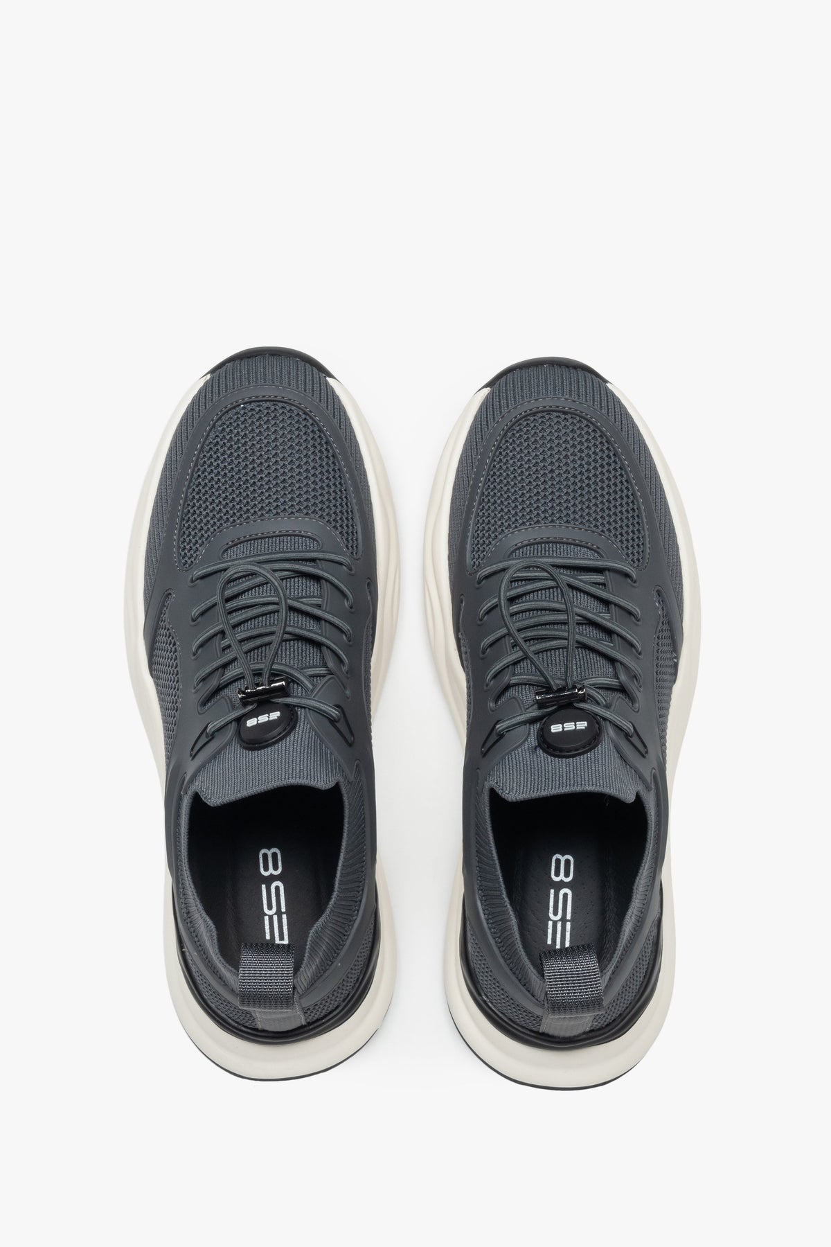 Lightweight men’s sneakers with natural leather insole for all-day comfort.