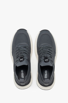 Lightweight men’s sneakers with natural leather insole for all-day comfort.