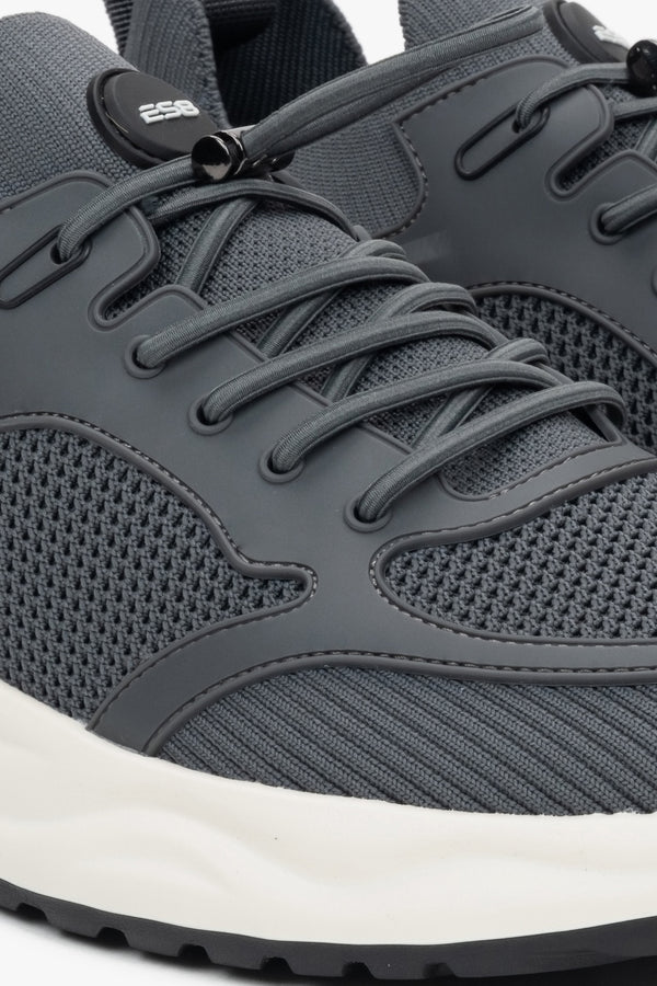 Men’s breathable sneakers Estro with a modern sporty design.