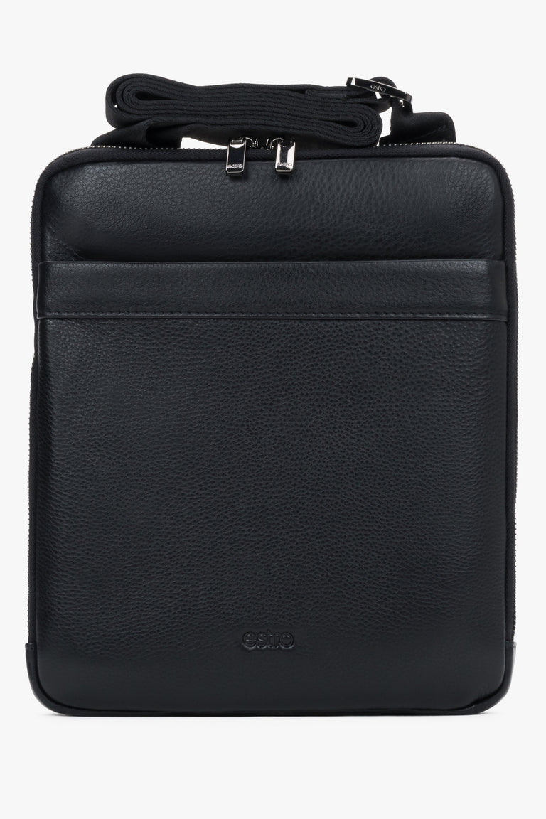 Men's Handy Black Shoulder Bag made of Pebbled Genuine Leather Estro ER00120414.