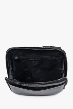 Elegant men’s shoulder bag Estro made of black genuine pebbled leather.