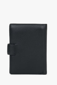 Handy black leather wallet for men, perfect for everyday organization and travel, Estro.
