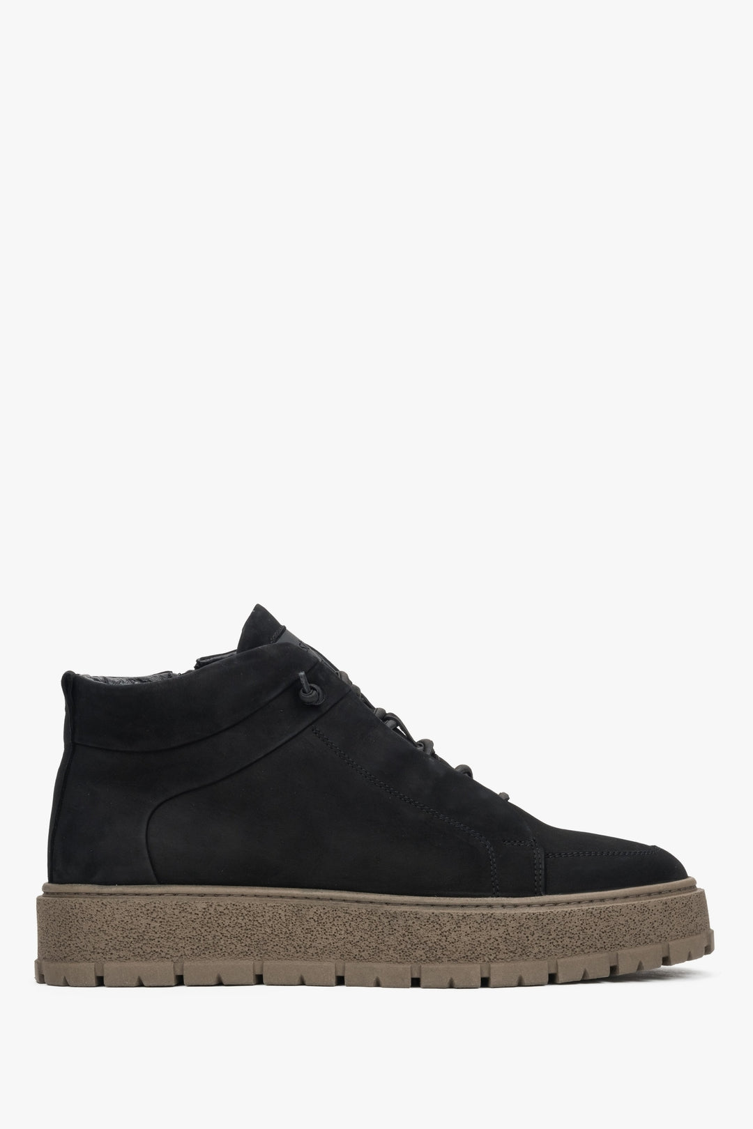Men’s High Black Sneakers made of Premium Italian Nubuck with Fur Lining Estro ER00116394.