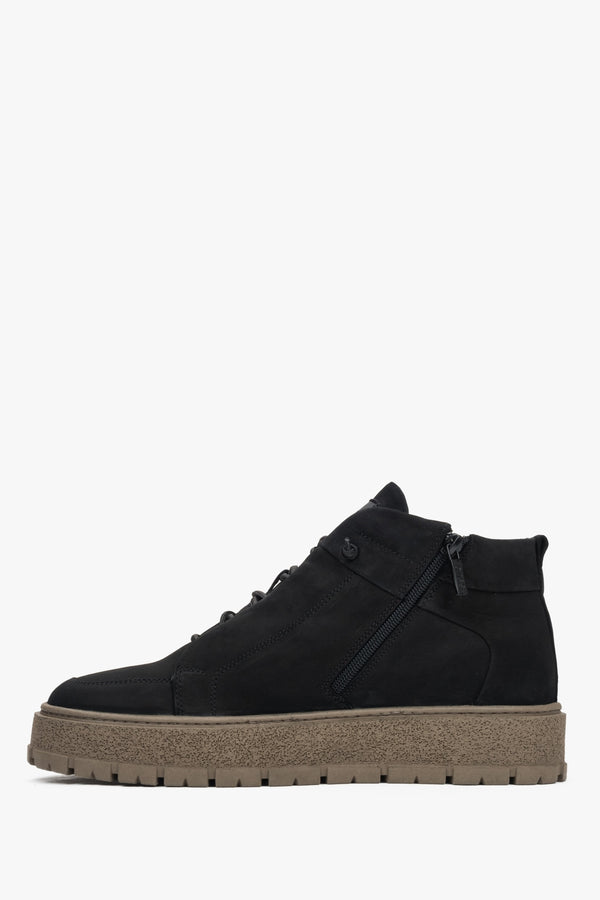 Men’s black high-top sneakers made of Italian genuine nubuck with fur lining by Estro.