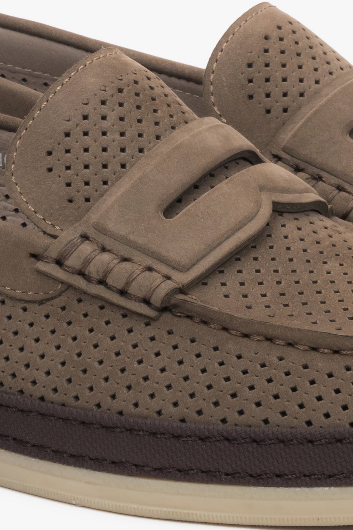 Casual summer loafers Estro in khaki nubuck, perfect for everyday style.