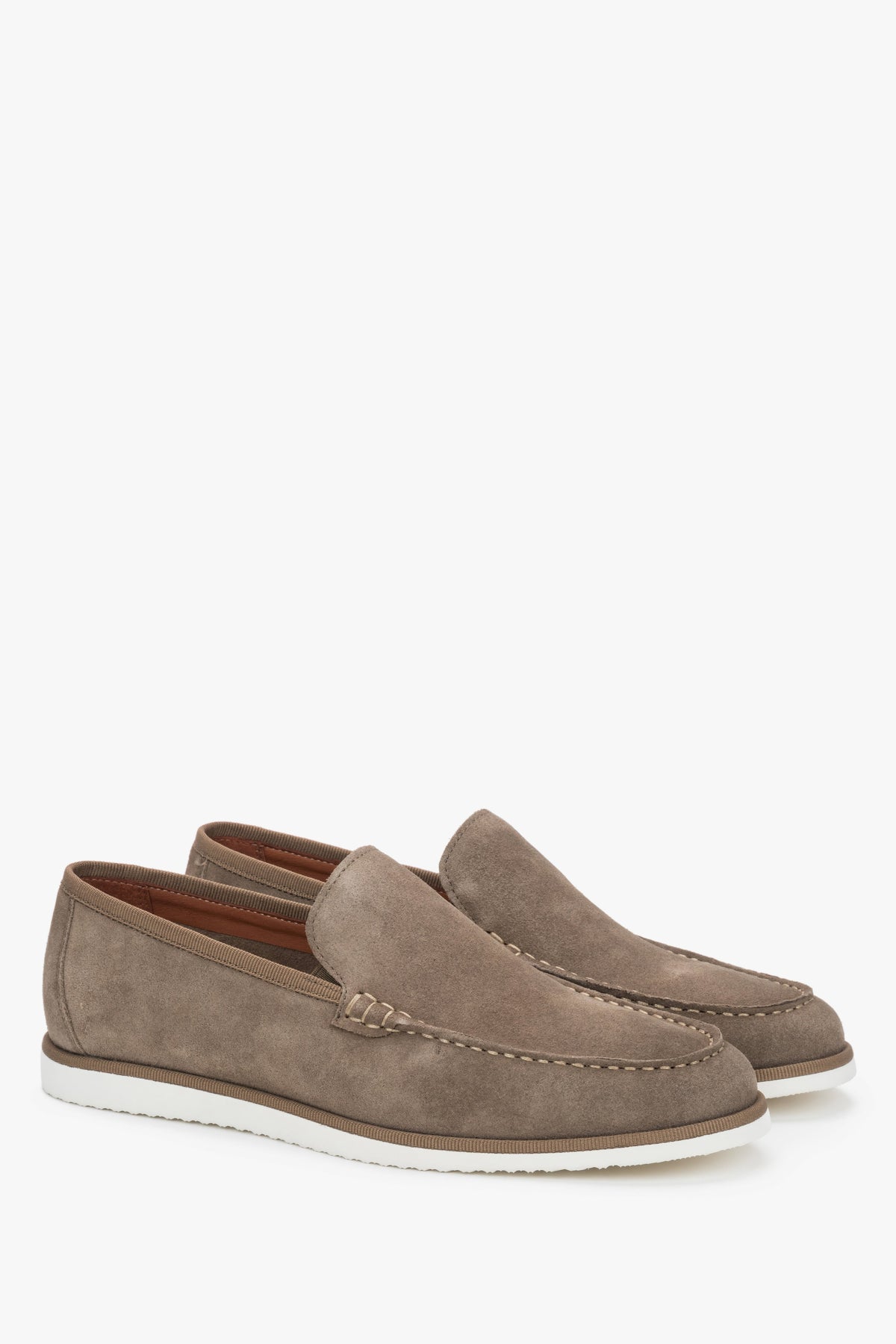 Men's khaki natural velour loafers with a contrasting sole, Estro.