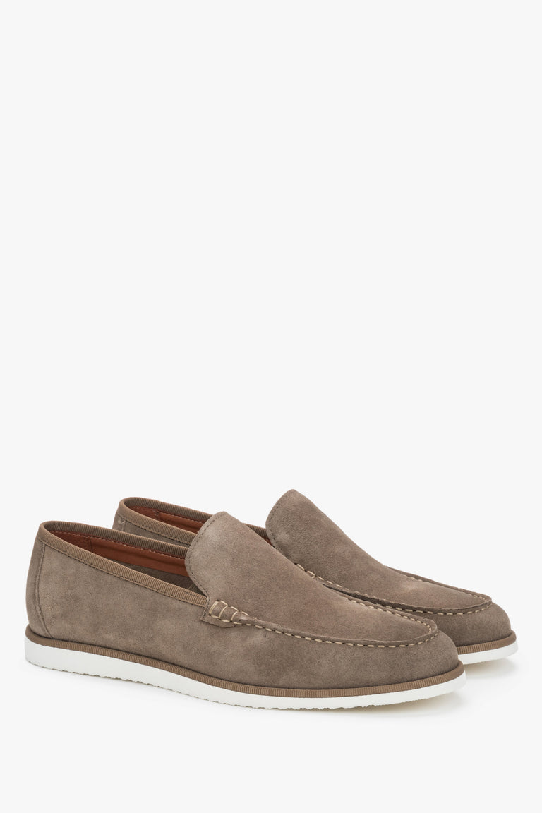 Men's khaki natural velour loafers with a contrasting sole, Estro.