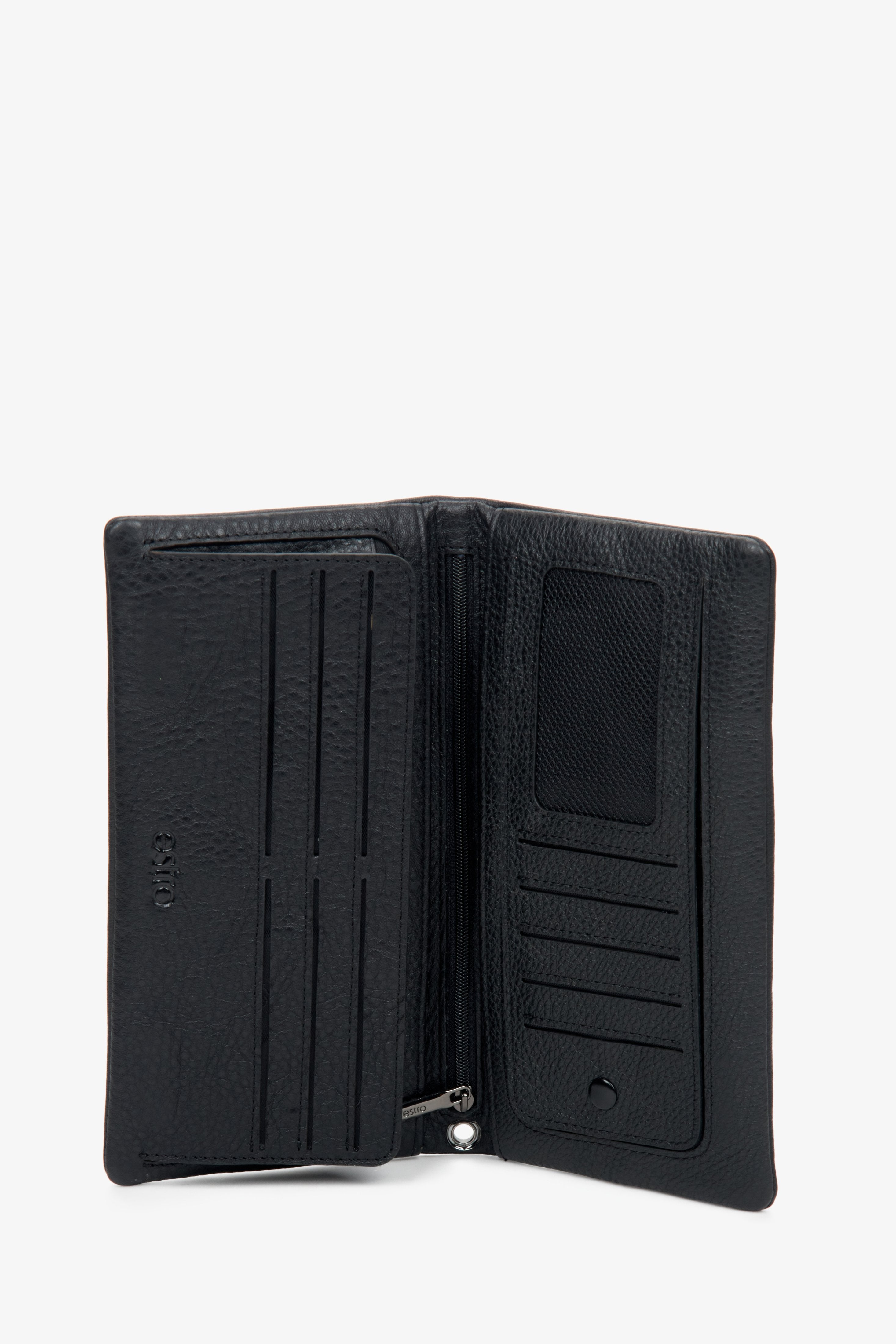 Large black men’s wallet Estro, made of genuine leather, with a detachable strap.