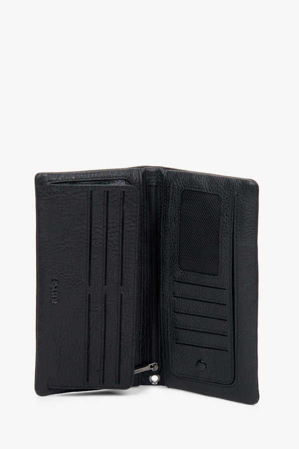 Large black men’s wallet Estro, made of genuine leather, with a detachable strap.