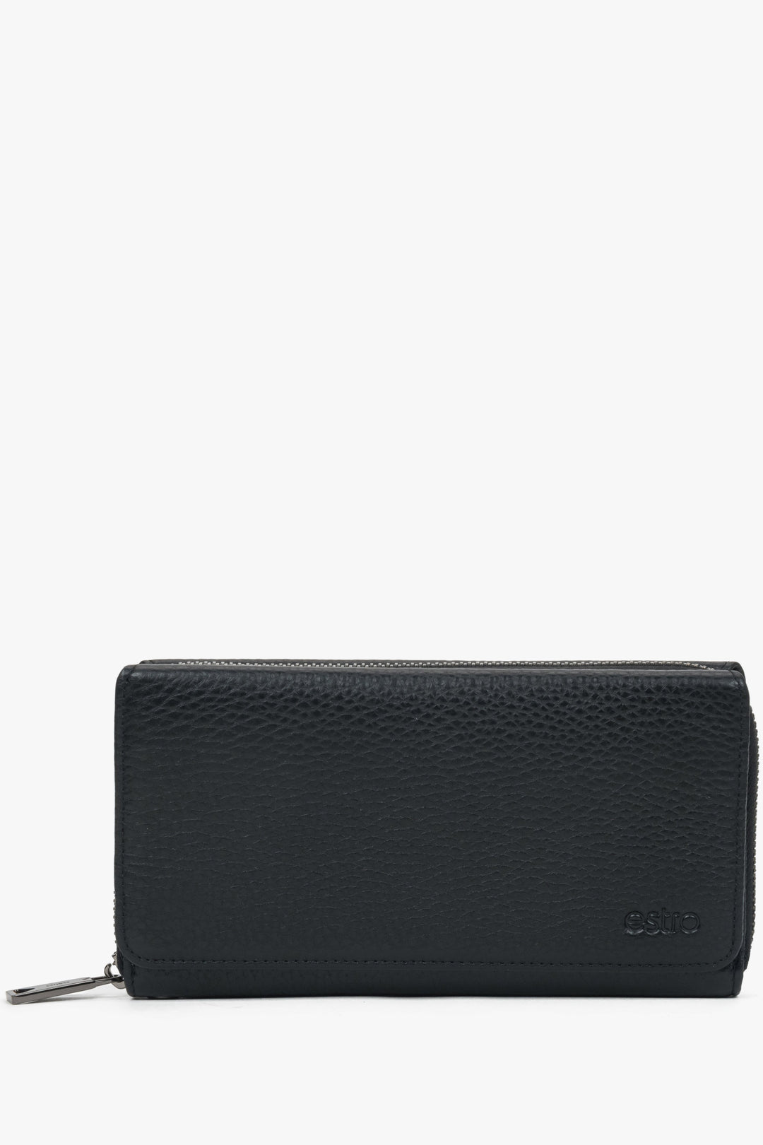 Spacious black men’s wallet in genuine leather with 23 compartments and slots for cards and documents.