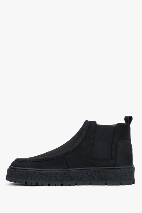 Detailed shot of the heel and sole — the lightweight thermoplastic rubber ensures flexibility and durability for daily wear.