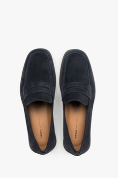 Navy blue men's premium velour loafers by Frau – a clean side profile highlighting the modern, flexible EVA microfoam sole.