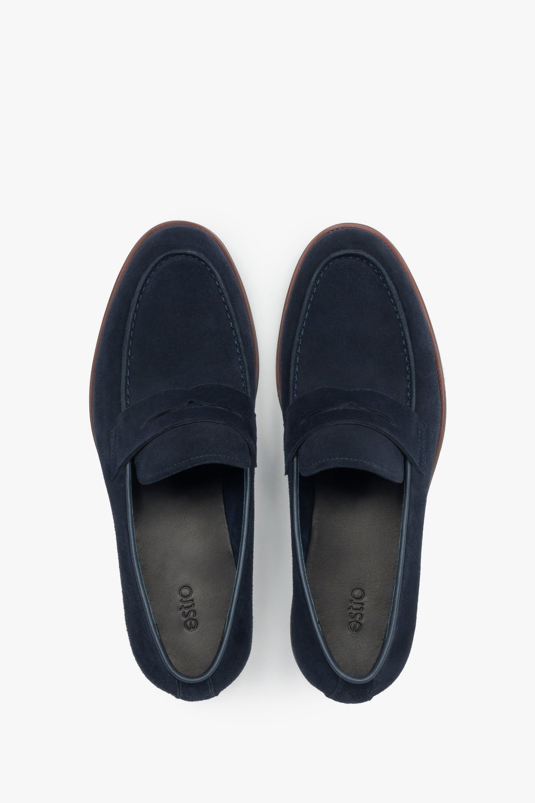 Stylish navy men’s loafers with a flat rubber sole for spring and autumn.
