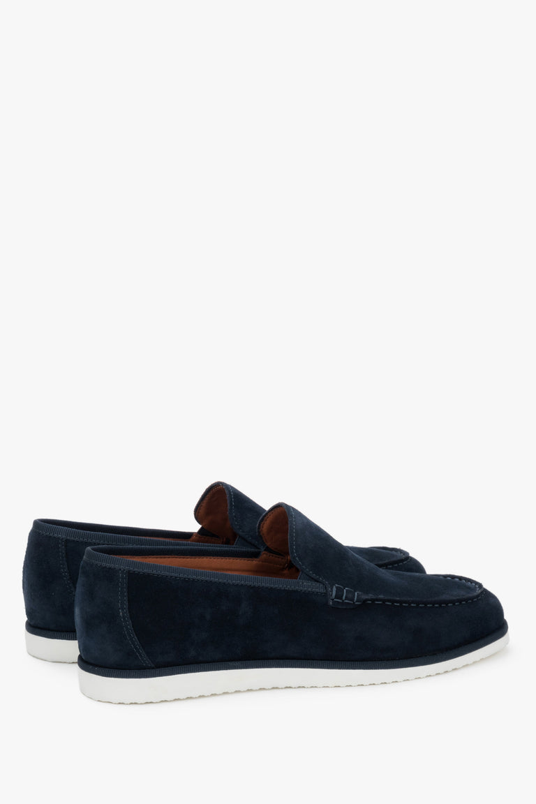 Estro navy blue velour loafers featuring a premium leather interior.