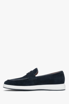 Navy men’s moccasins on a flexible sole made of natural velour, Estro.