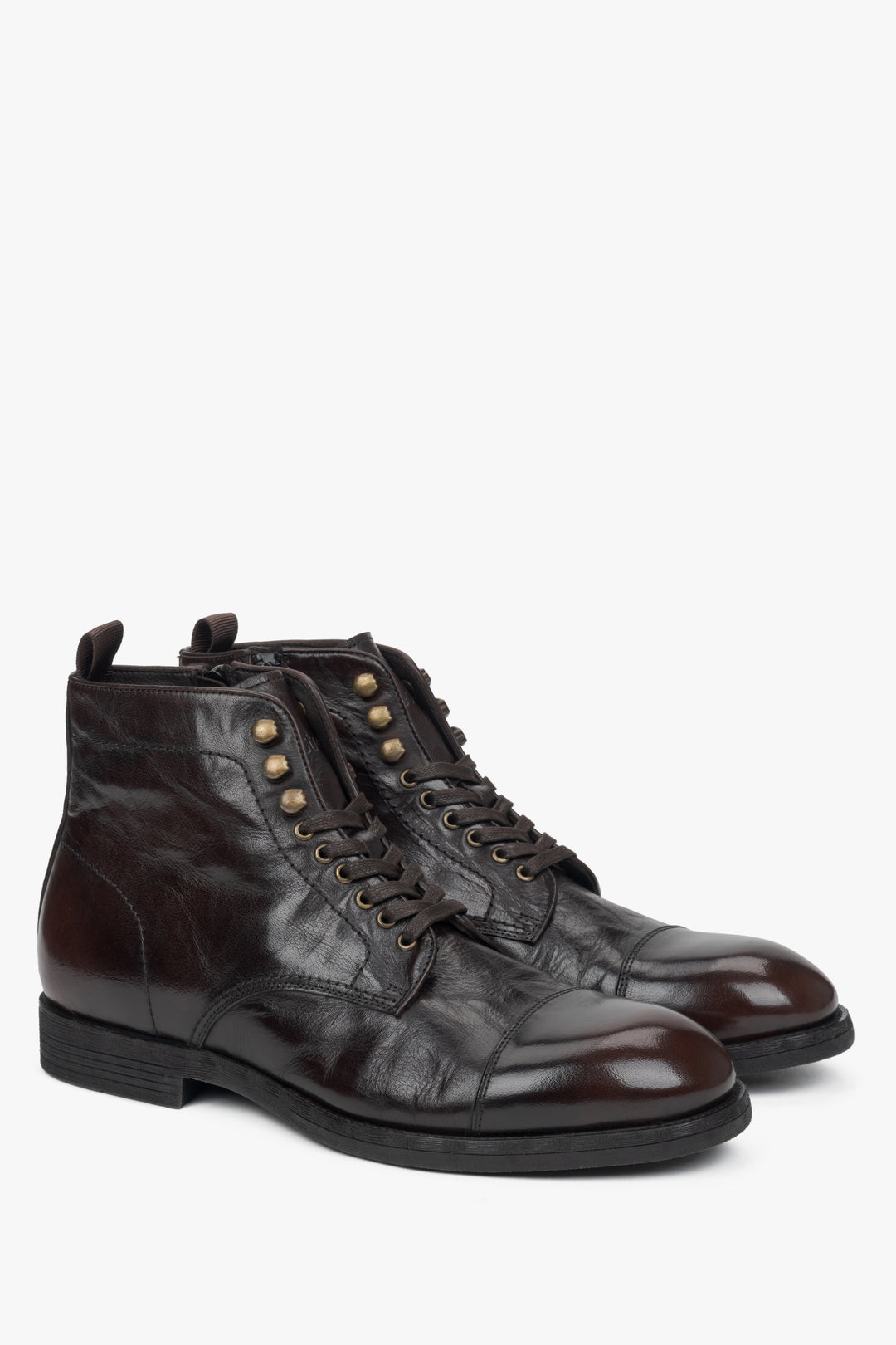 Men’s saddle brown leather laced-up ankle boots by Estro.