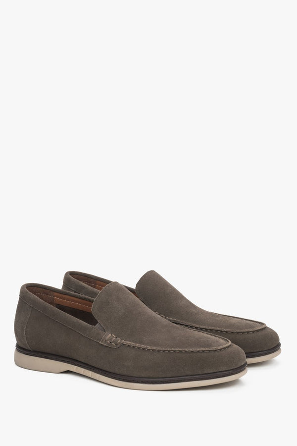 Men’s saddle brown loafers by Estro, crafted from genuine velour for a refined look.